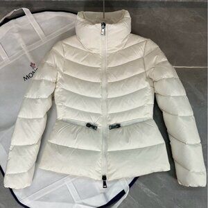 ❄️ Moncler White High-Neck Puffer Jacket - Cinched Waist & Cozy Vibes